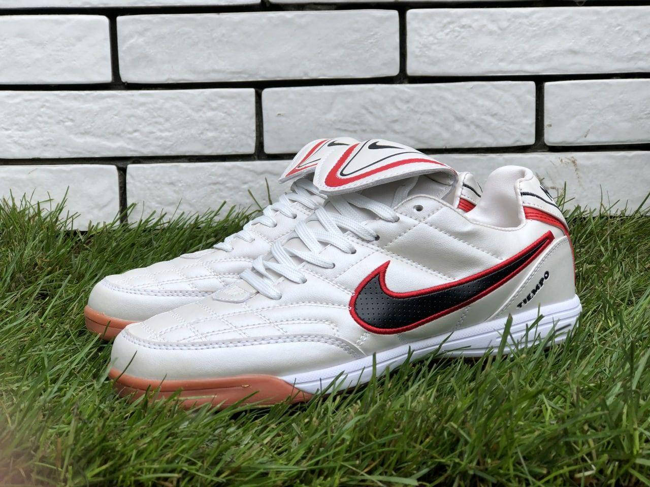 Футзалки мужские Nike Tiempo молочные Спортивная обувь для мини футбола залки Найк Тиемпо бампы для спортзала, Молочный
Футзалки мужские Nike Tiempo молочные Спортивная обувь для мини футбола залки Найк Тиемпо бампы для спортзала, Молочный
