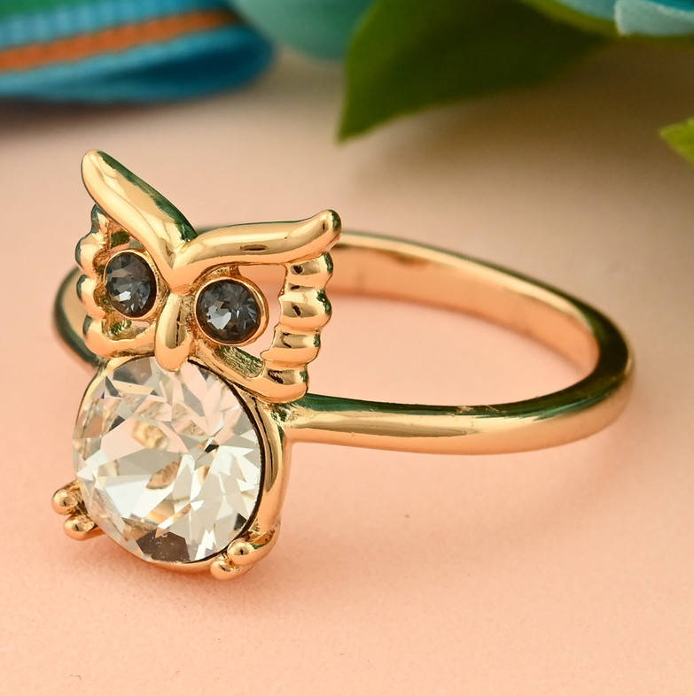 Кольцо Xuping с кристаллами Swarovski 83223 ширина 13 мм цвет белый позолота 18К размер 18
Кольцо Xuping с кристаллами Swarovski 83223 ширина 13 мм цвет белый позолота 18К размер 18