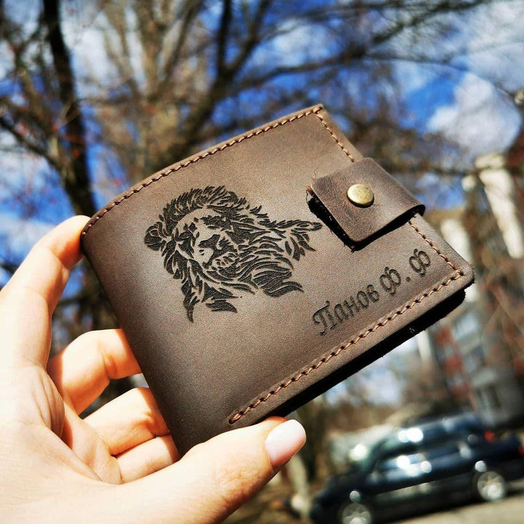 Именной кошелек с гравировкой “Classic+” | Оригинальный подарок ручной работы (лазерная гравировка), Черный
Именной кошелек с гравировкой “Classic+” | Оригинальный подарок ручной работы (лазерная гравировка), Черный