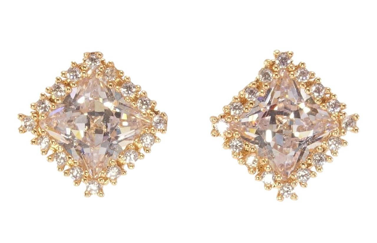 Серьги Xuping Позолота 18K гвоздики (пусеты) "Квадратные кристаллы в обрамлении циркония" 10х10мм
Серьги Xuping Позолота 18K гвоздики (пусеты) "Квадратные кристаллы в обрамлении циркония" 10х10мм