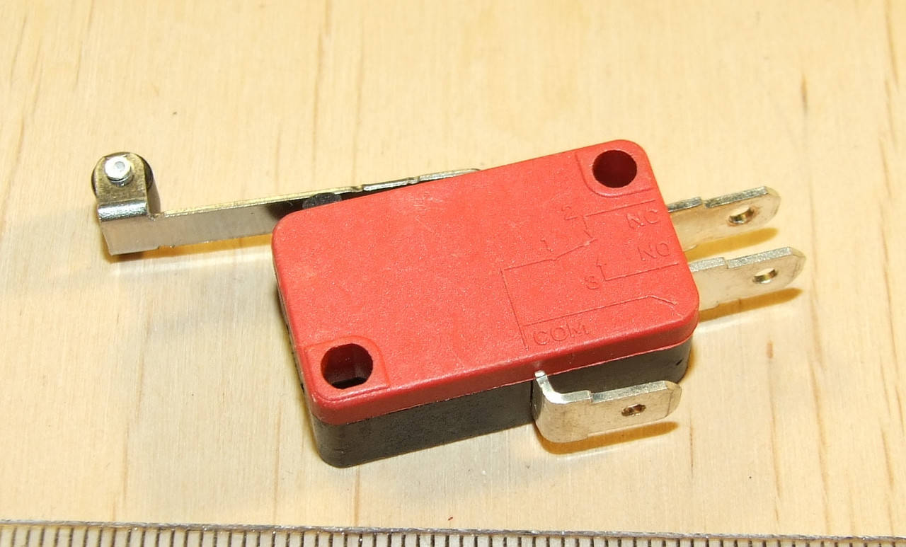 B058 кнопка Концевой выключатель концевик с роликом Microswitch AC 250V 15A Roller Lever Micro switch
B058 кнопка Концевой выключатель концевик с роликом Microswitch AC 250V 15A Roller Lever Micro switch