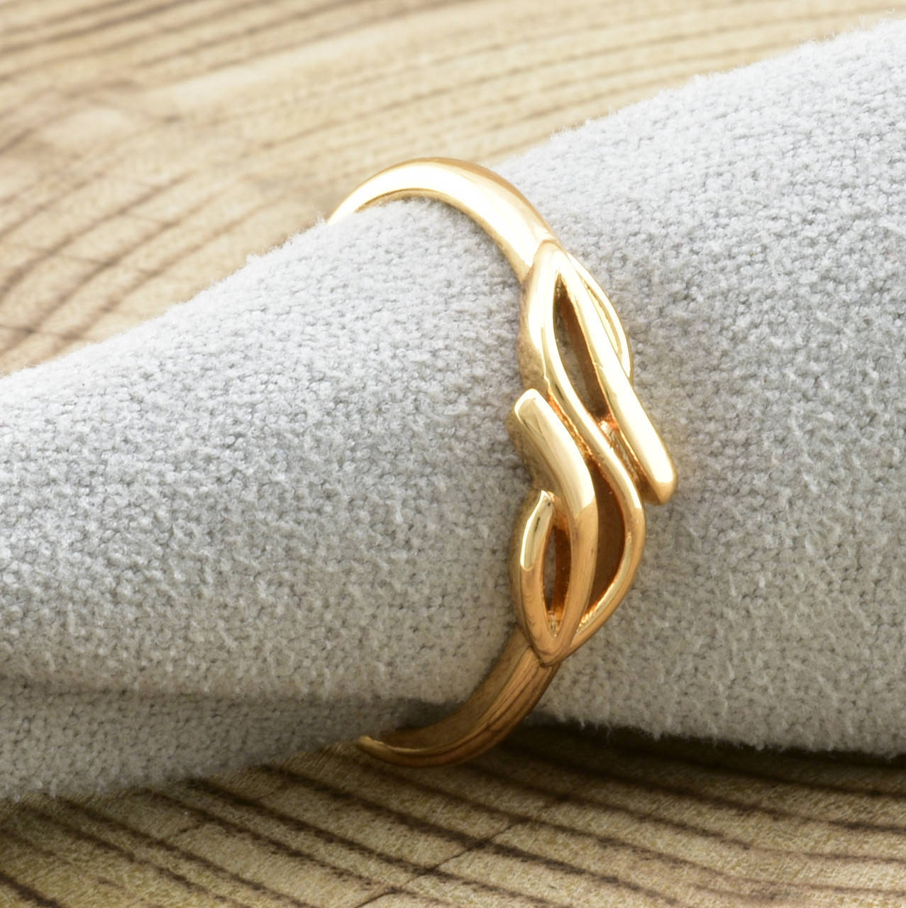 Кольцо Xuping Прелесть 11924 ширина 7 мм позолота 18К размер 17
Кольцо Xuping Прелесть 11924 ширина 7 мм позолота 18К размер 17