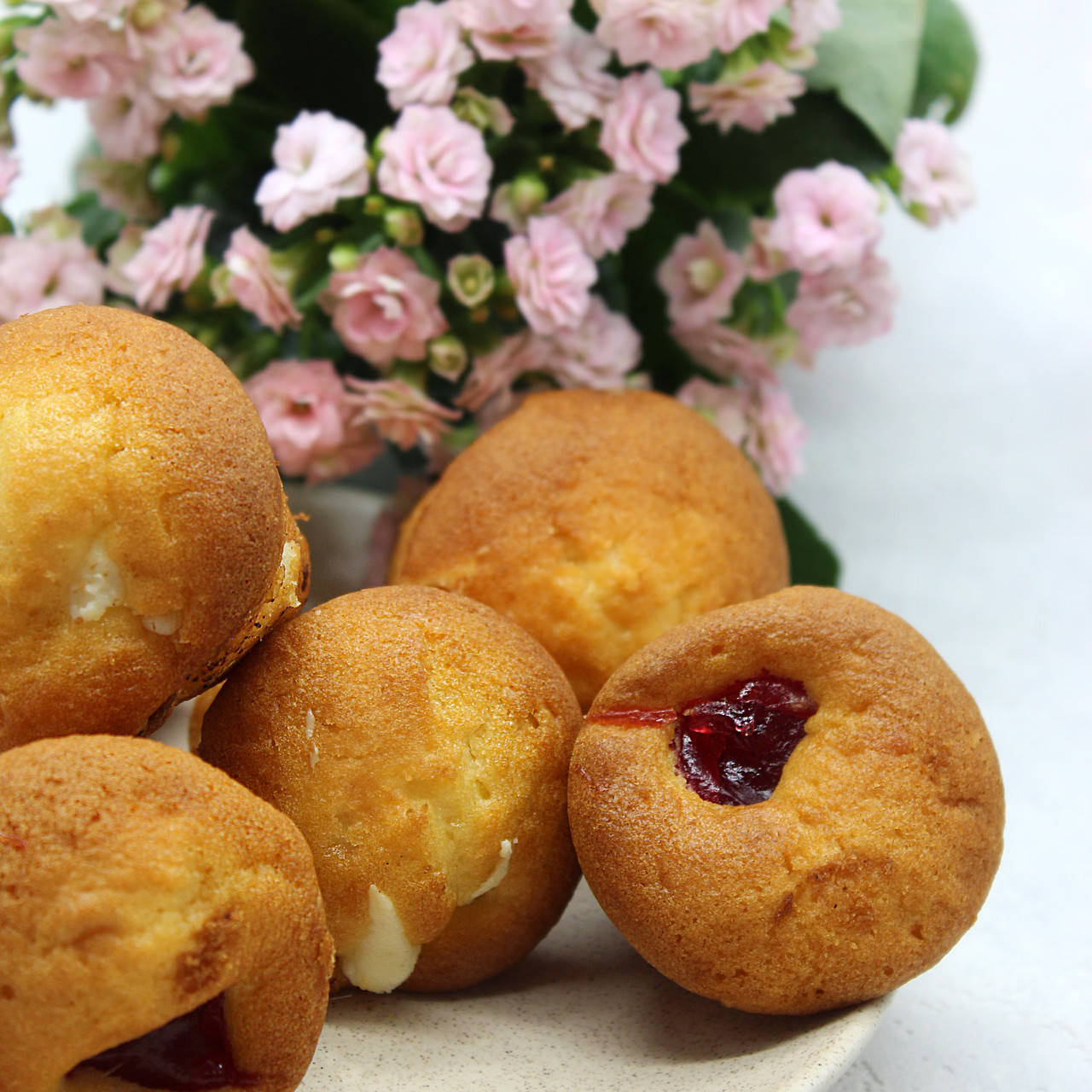 Кекс бисквитный Rafaello cake с наполнителем со вкусом и ароматом рафаэлло 1,6кг TM Really ENJOY
Кекс бисквитный Rafaello cake с наполнителем со вкусом и ароматом рафаэлло 1,6кг TM Really ENJOY