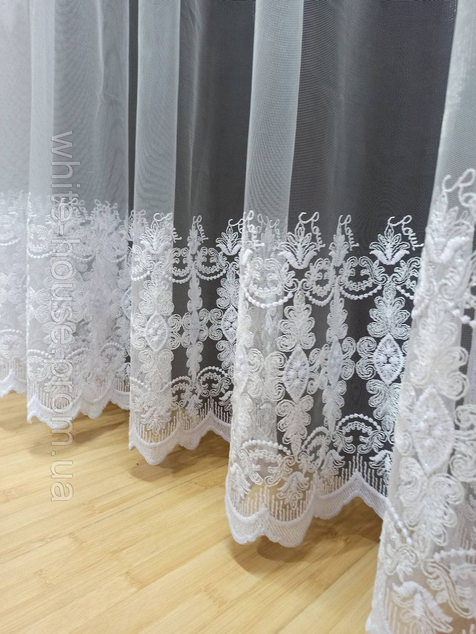 Белая вышивка на фатине, Белый
Белая вышивка на фатине, Белый