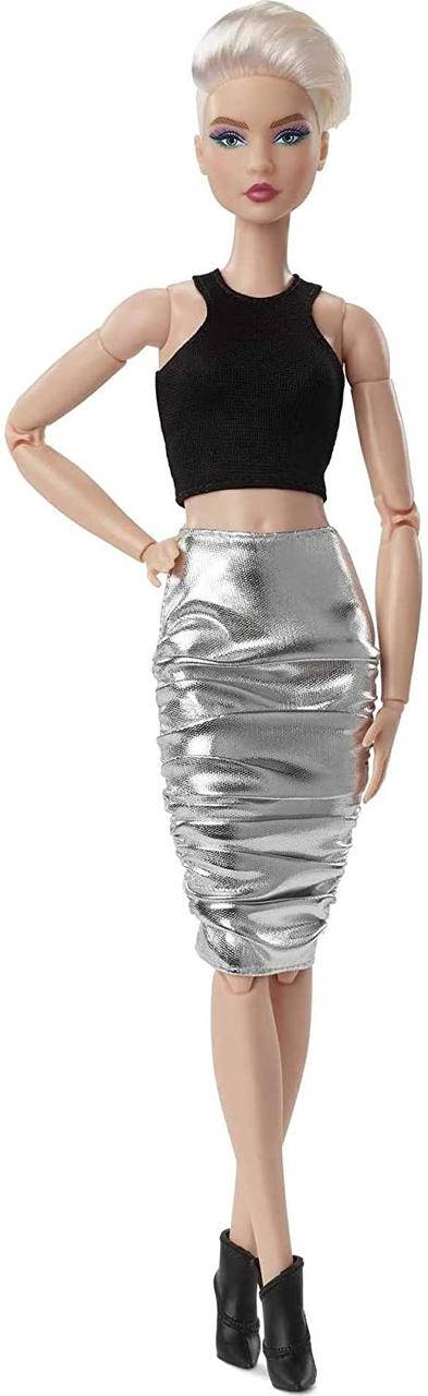 Коллекционная кукла Барби Высокая блондинка Barbie Signature Looks Doll Tall, Blonde Pixie Cut
Коллекционная кукла Барби Высокая блондинка Barbie Signature Looks Doll Tall, Blonde Pixie Cut