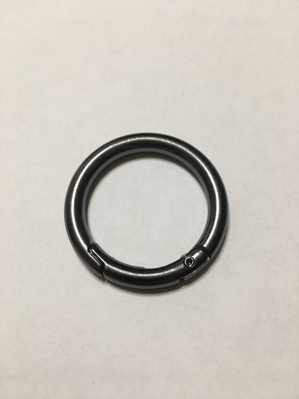 Кольцо-карабин блек-никель 30 мм
Кольцо-карабин блек-никель 30 мм