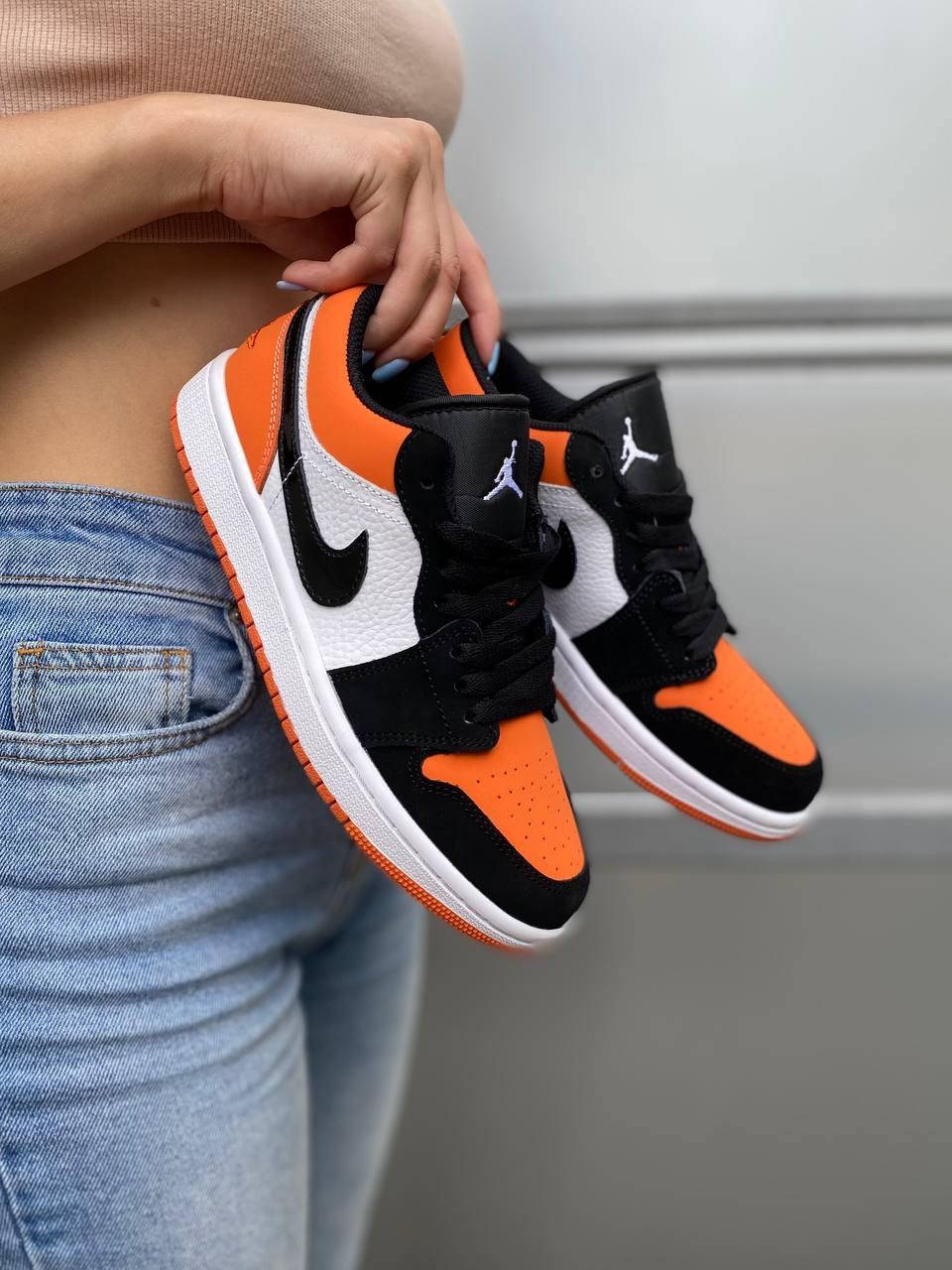 Кроссовки женские Nike Air Jordan 1 Low Orange Кроссовки Найк аир джордан 1 низкие оранжевые натуральная кожа 38, Оранжевый
Кроссовки женские Nike Air Jordan 1 Low Orange Кроссовки Найк аир джордан 1 низкие оранжевые натуральная кожа 38, Оранжевый