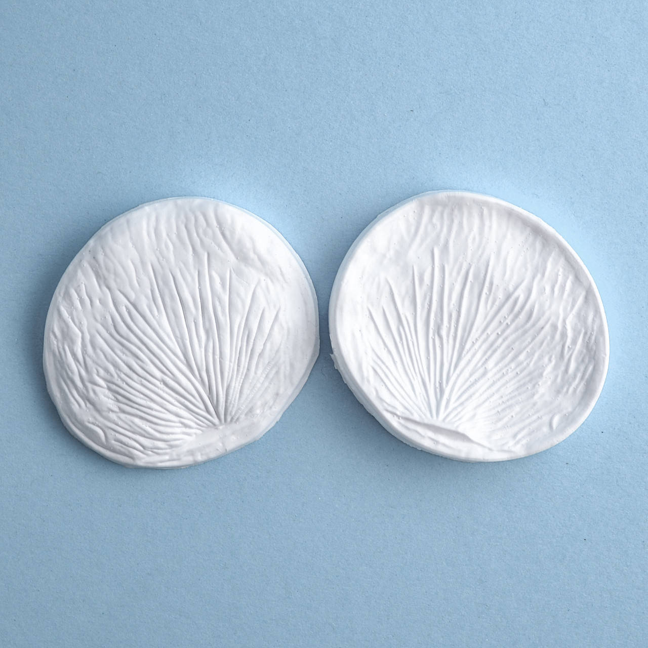 Силиконовый вайнер Лепесток розы большой №4 6.2х5.8 см
Силиконовый вайнер Лепесток розы большой №4 6.2х5.8 см