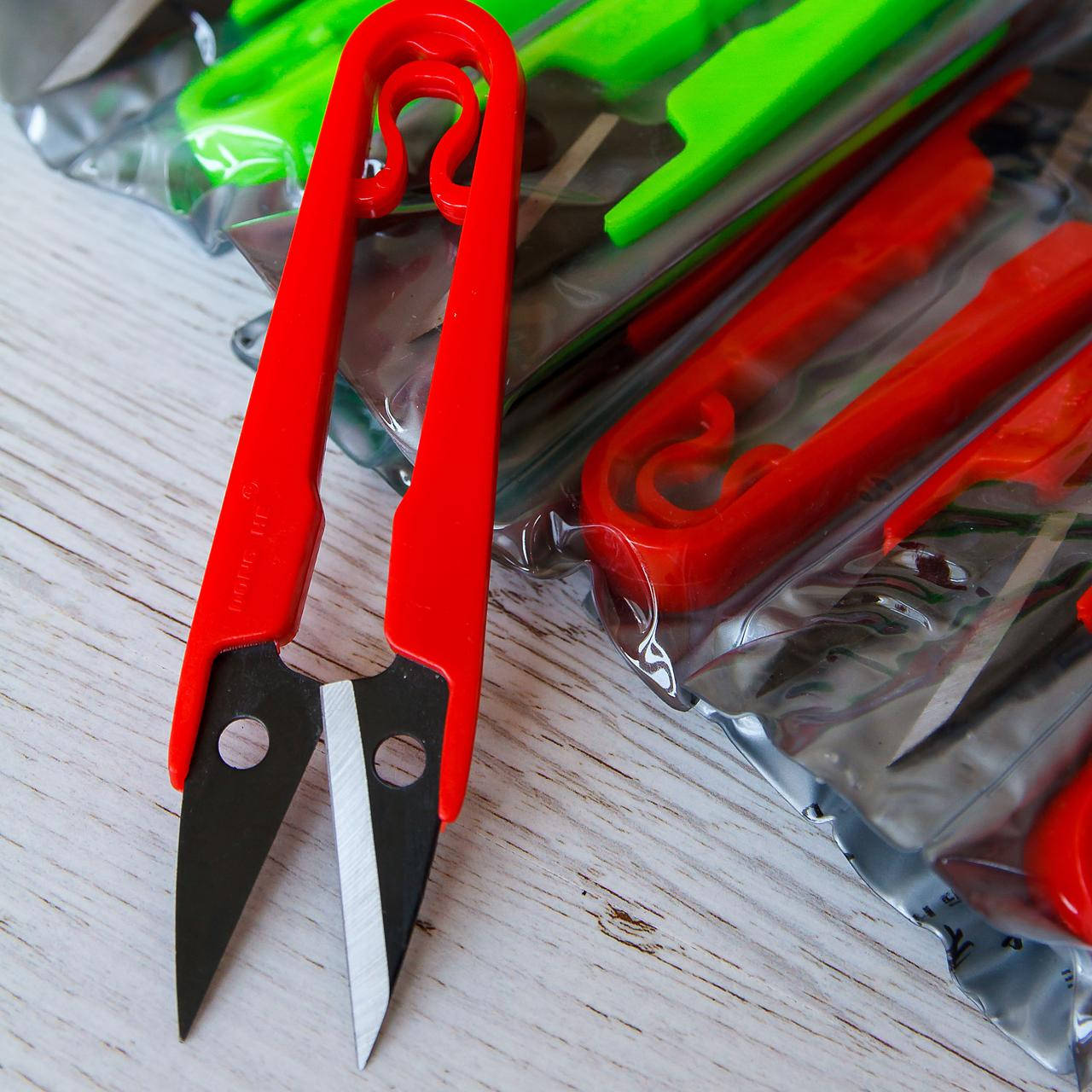 Сниппер, ножницы для обрезки нитей / разные цвета / длина 13 см ( длина лезвия 4,5 см )
Сниппер, ножницы для обрезки нитей / разные цвета / длина 13 см ( длина лезвия 4,5 см )