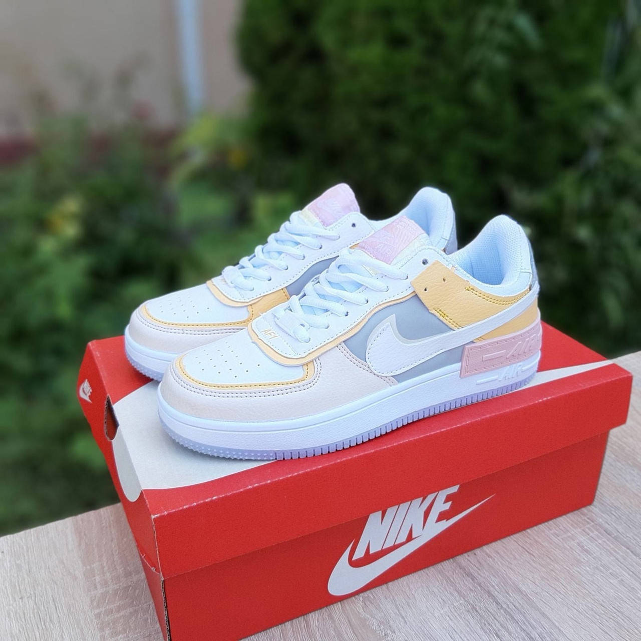 Nike Air Force женские демисезонные белые кроссовки на шнурках. Весенние женские кожаные кроссы 40, Белый
Nike Air Force женские демисезонные белые кроссовки на шнурках. Весенние женские кожаные кроссы 40, Белый