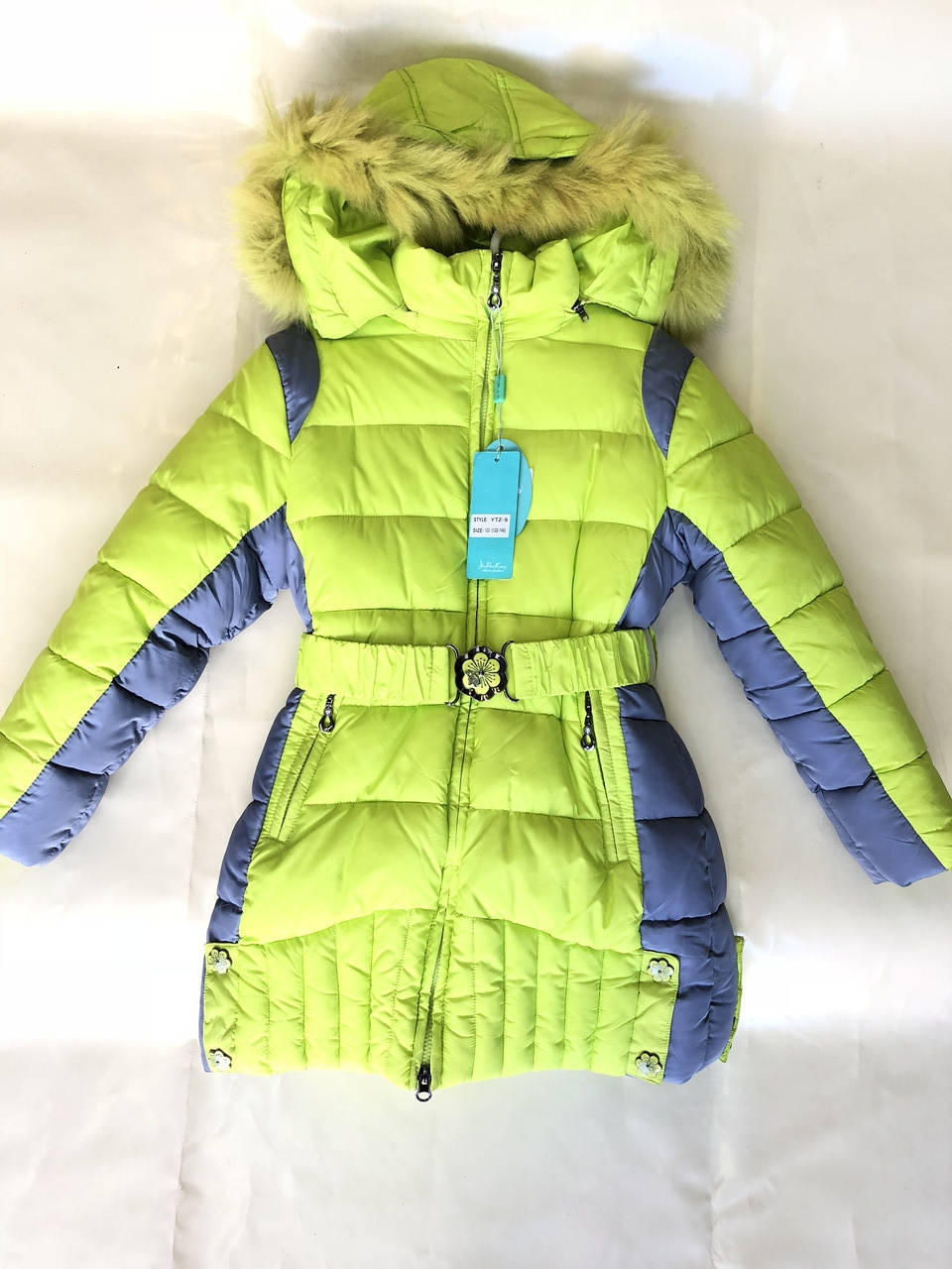 Пальто для девочки зимнее, удлиненная куртка
Пальто для девочки зимнее, удлиненная куртка