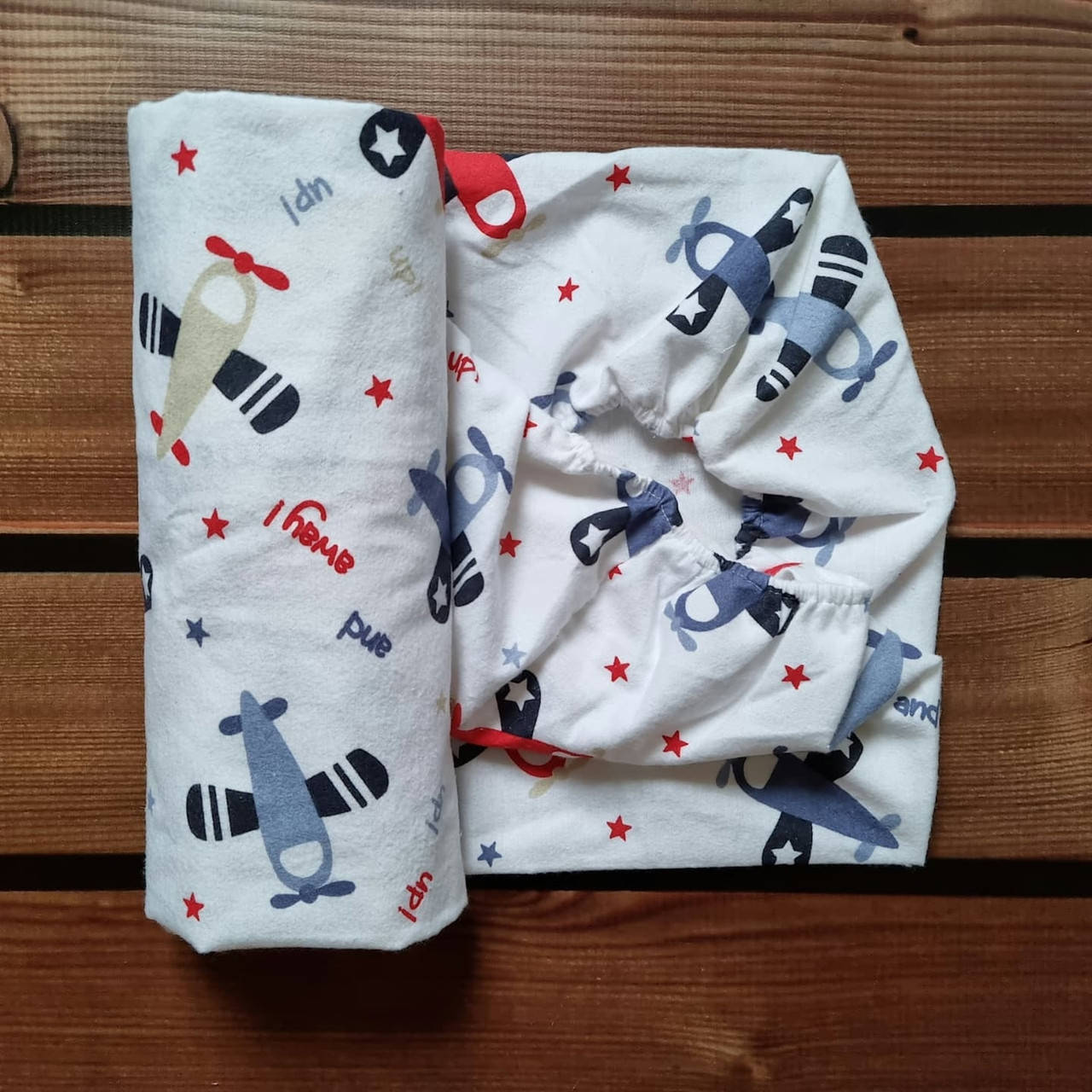 Теплая простынь на резинке в детскую кроватку 120×60
Теплая простынь на резинке в детскую кроватку 120×60