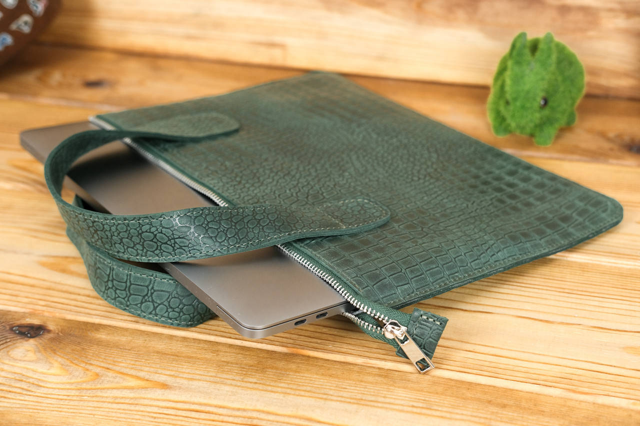 Кожаный чехол для MacBook Дизайн №43, натуральная Винтажная кожа, цвет Зеленый оттиск №1, Зелёный
Кожаный чехол для MacBook Дизайн №43, натуральная Винтажная кожа, цвет Зеленый оттиск №1, Зелёный