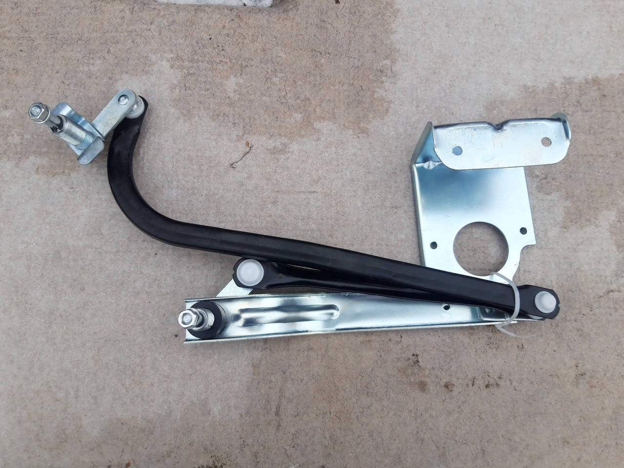 Трапеция дворников Газель Соболь ГАЗ 3302 2217 2705 33027 голая новая
Трапеция дворников Газель Соболь ГАЗ 3302 2217 2705 33027 голая новая