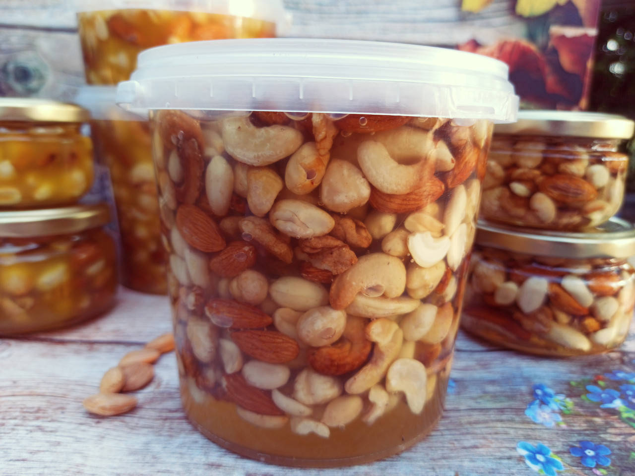 Мёд акации с орехами Ассорти 1 л (1200 грамм)
Мёд акации с орехами Ассорти 1 л (1200 грамм)