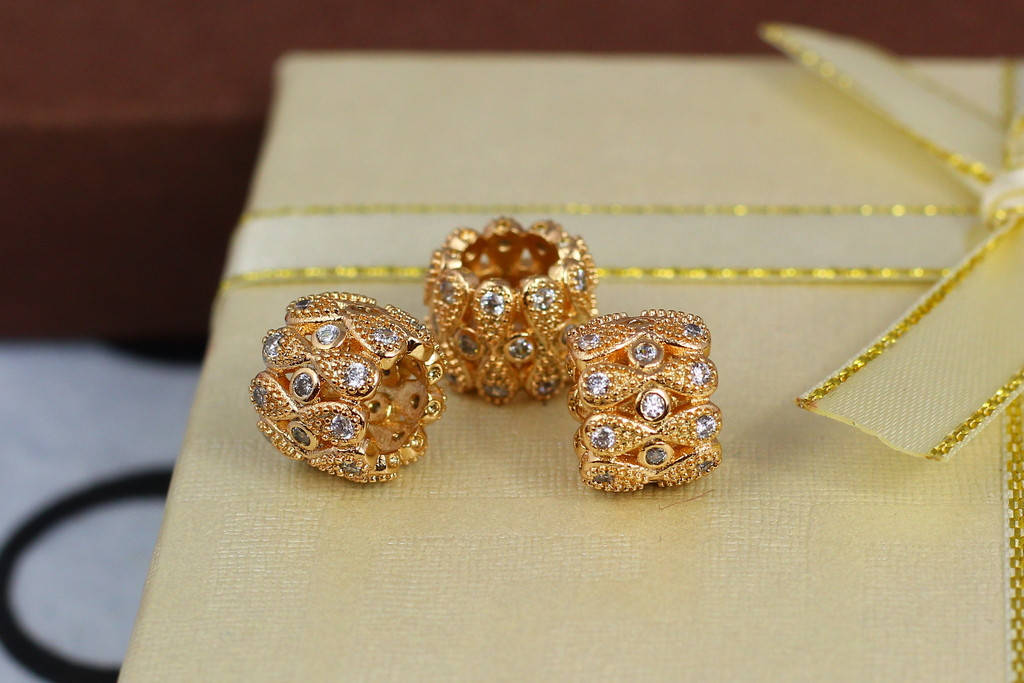 Кулон шарм Xuping Jewelry бесконечности с камешками по бокам и в центре 10 мм золотистый
Кулон шарм Xuping Jewelry бесконечности с камешками по бокам и в центре 10 мм золотистый