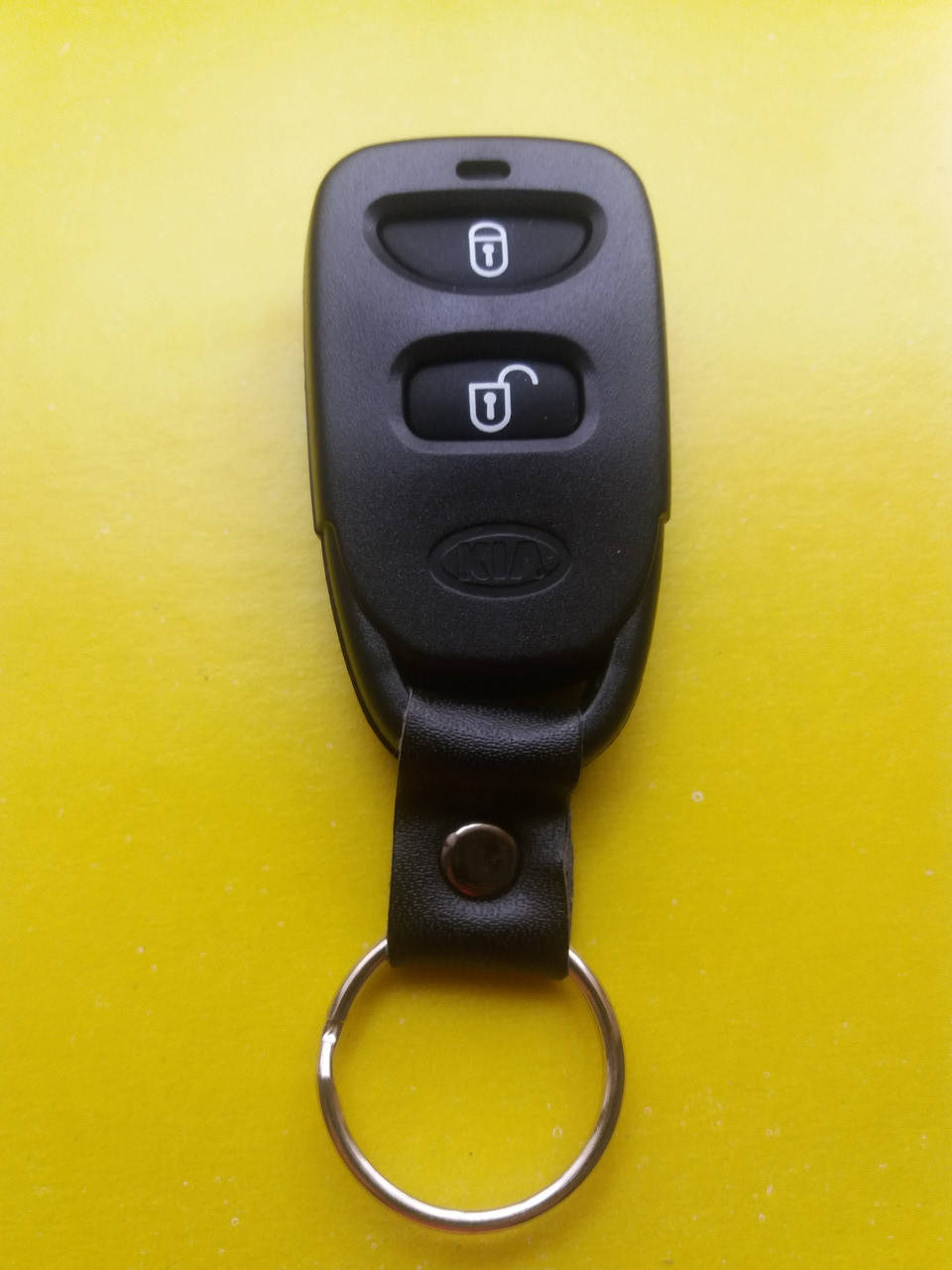 Корпус пульта для Хюндай (Hyundai) Matrix, Santa Fe (Хундай Матрикс, Санта Фе) 2 кнопки батарейка на корпусе.
Корпус пульта для Хюндай (Hyundai) Matrix, Santa Fe (Хундай Матрикс, Санта Фе) 2 кнопки батарейка на корпусе.