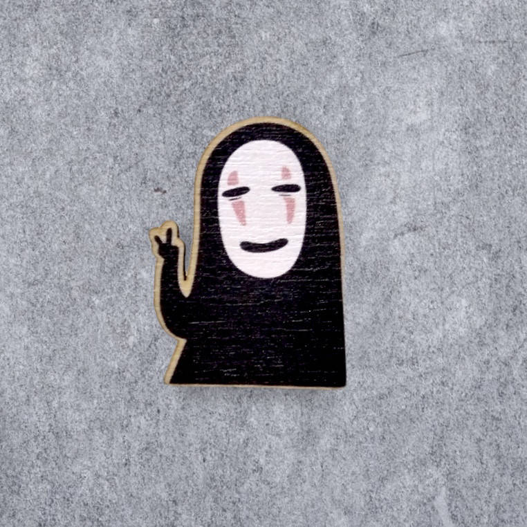 "Безликий бог Каонаси (Унесённые призраками / Spirited away)" брошь деревянная с уф-печатью
"Безликий бог Каонаси (Унесённые призраками / Spirited away)" брошь деревянная с уф-печатью
