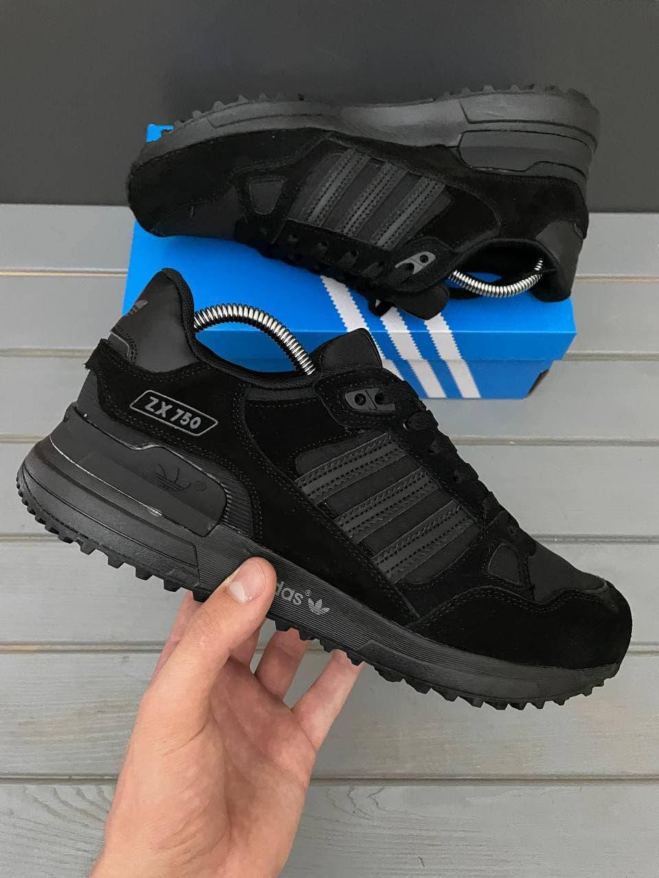 Adidas ZX 750 черные мужские демисезонные кроссовки. Лето/осень/весна, мужские замшевые кроссовки. 44, Черный
Adidas ZX 750 черные мужские демисезонные кроссовки. Лето/осень/весна, мужские замшевые кроссовки. 44, Черный