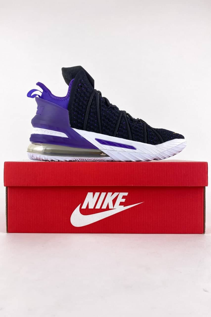 Чоловічі кросівки Nike LeBrone 18 Black Violet (Черный) 42 
Чоловічі кросівки Nike LeBrone 18 Black Violet (Черный) 42