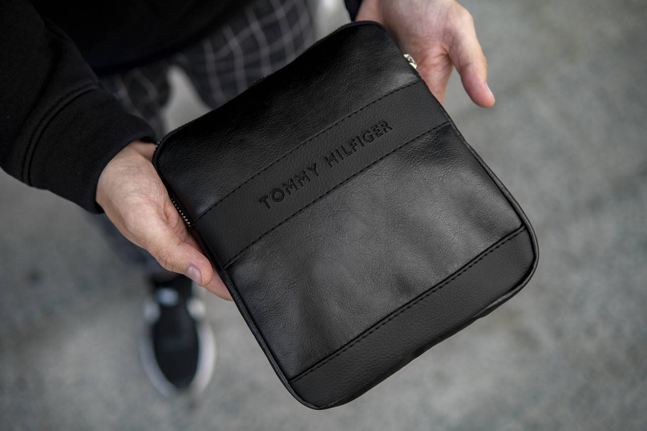 Сумка через плечо Tommy Hilfiger томи Холфигер фирменный мессенджер прочная брендовая черная барсетка, Черный
Сумка через плечо Tommy Hilfiger томи Холфигер фирменный мессенджер прочная брендовая черная барсетка, Черный