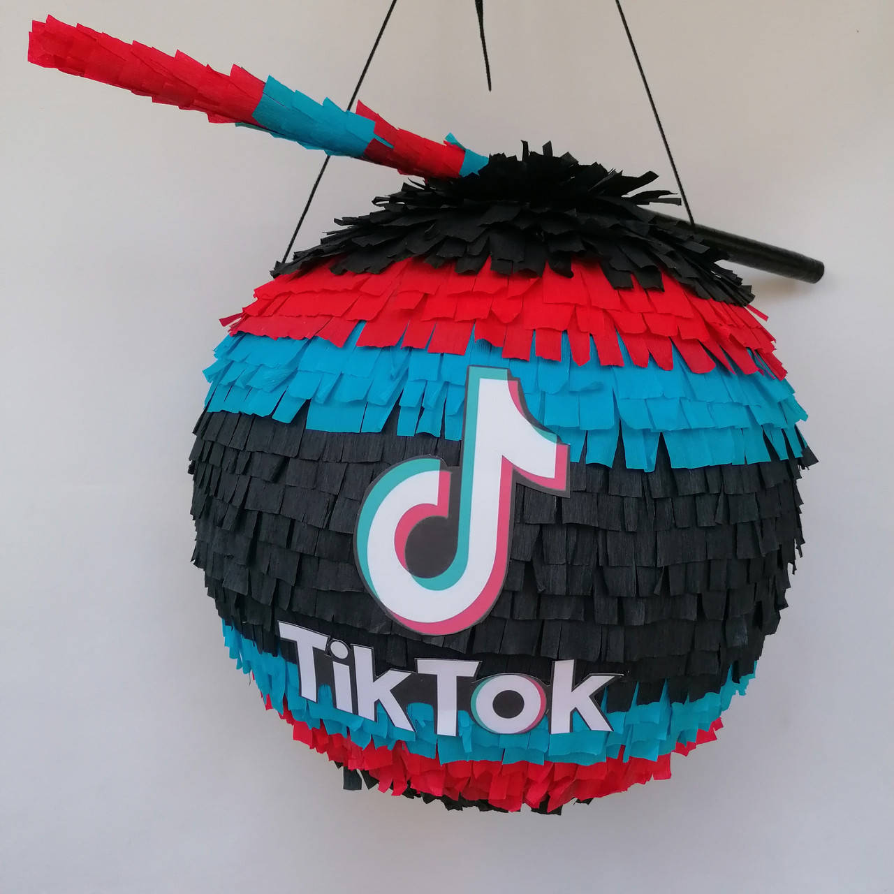 Пиньята TikTok тик ток Tik Tok тикток пиньята пината шар на день рождения шар обхват 110 см
Пиньята TikTok тик ток Tik Tok тикток пиньята пината шар на день рождения шар обхват 110 см