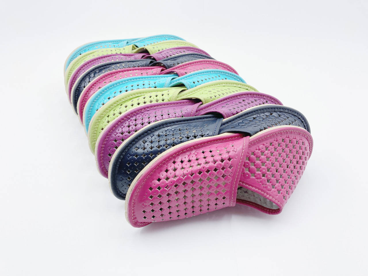 Домашние кожаные тапочки женские микс 40 
Домашние кожаные тапочки женские микс 40