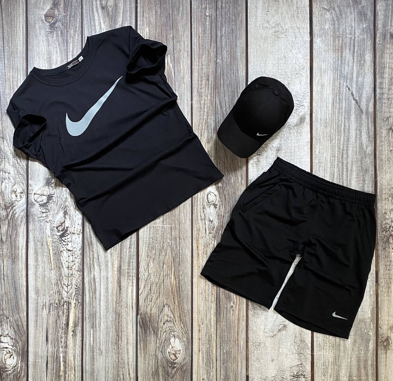 Комплект мужской летний Футболка + Шорты Nike (Найк) черный | Спортивный костюм мужской летний ТОП качества
Комплект мужской летний Футболка + Шорты Nike (Найк) черный | Спортивный костюм мужской летний ТОП качества