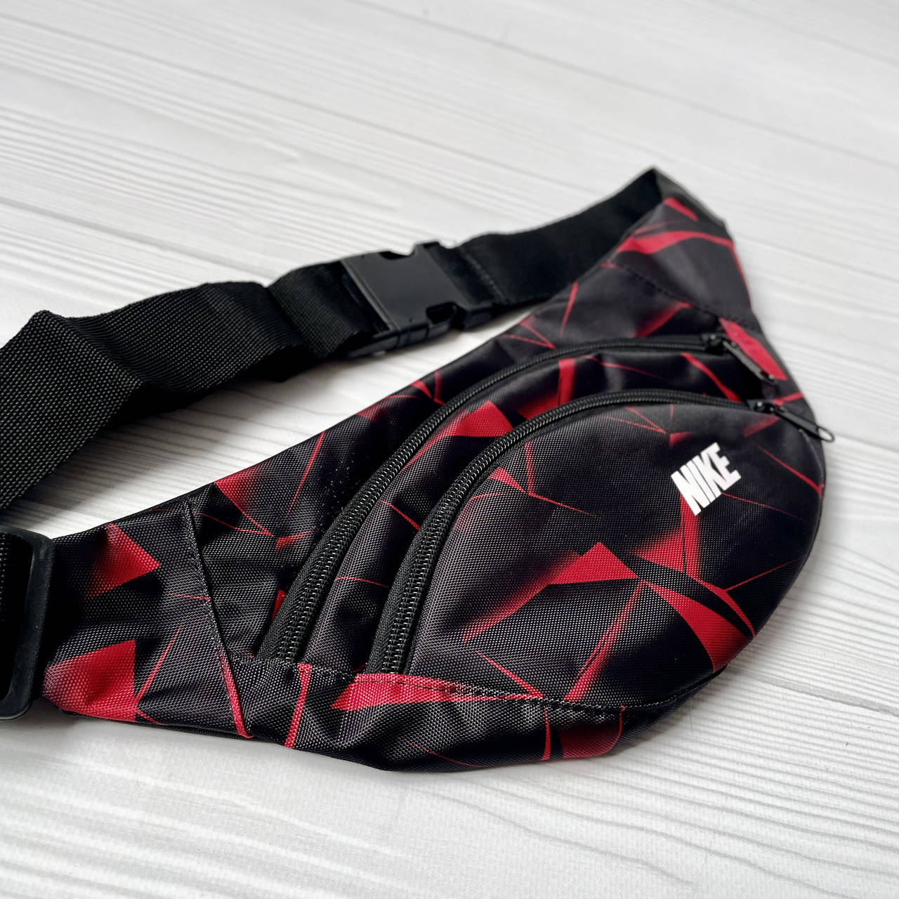 Сумка бананка мужская тканевая спортивная, сумка поясная молодежная Nike черная с принтом, Черный
Сумка бананка мужская тканевая спортивная, сумка поясная молодежная Nike черная с принтом, Черный
