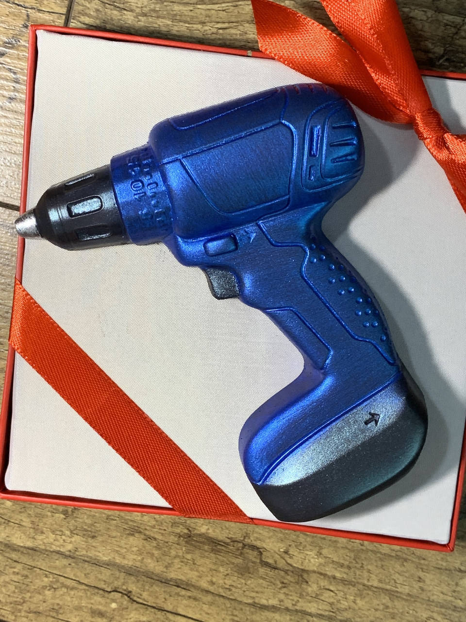 Шоколадный шуруповерт. Шоколадные инструменты. Оригинальные мужские подарки.
Шоколадный шуруповерт. Шоколадные инструменты. Оригинальные мужские подарки.