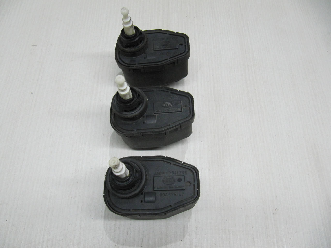 Корректор фары Гольф 3 Венто Пассат Б4 Б5 VW Golf 3 Vento Passat B4 B5 Оригинал HELLA 1H0 941 295
Корректор фары Гольф 3 Венто Пассат Б4 Б5 VW Golf 3 Vento Passat B4 B5 Оригинал HELLA 1H0 941 295