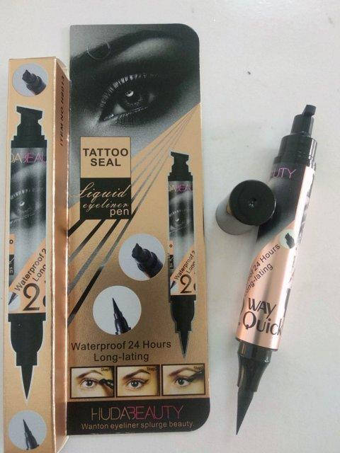 Подводка-маркер для глаз HudaBeauty Waterproof Eyeliner Pen с штампом 2в1 чёрная 5 г, Черный
Подводка-маркер для глаз HudaBeauty Waterproof Eyeliner Pen с штампом 2в1 чёрная 5 г, Черный