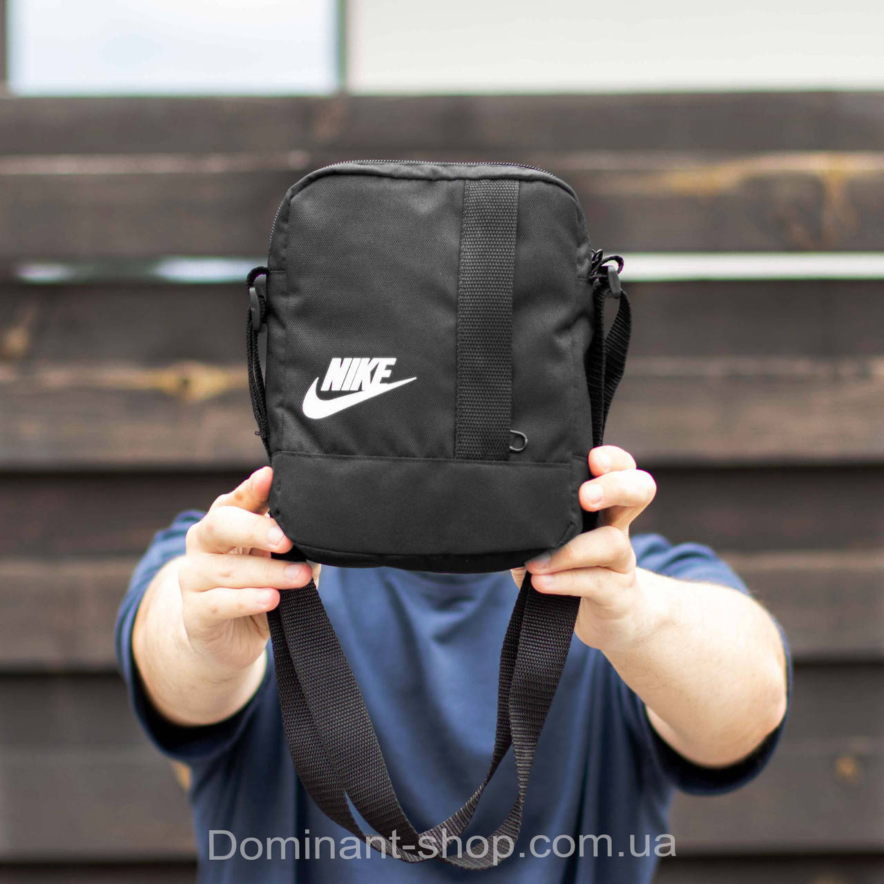 Мужская спортивная барсетка Nike Mini через плечо сумка мессенджер Найк черная для повседневной носки, Черный
Мужская спортивная барсетка Nike Mini через плечо сумка мессенджер Найк черная для повседневной носки, Черный