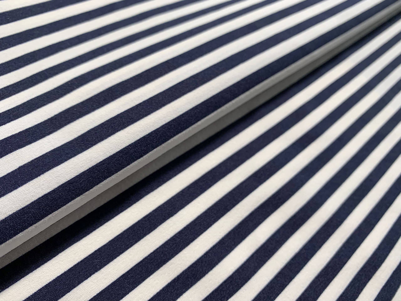 Ткань Супер софт принт полоска 5 мм, темно-синие на белом
Ткань Супер софт принт полоска 5 мм, темно-синие на белом