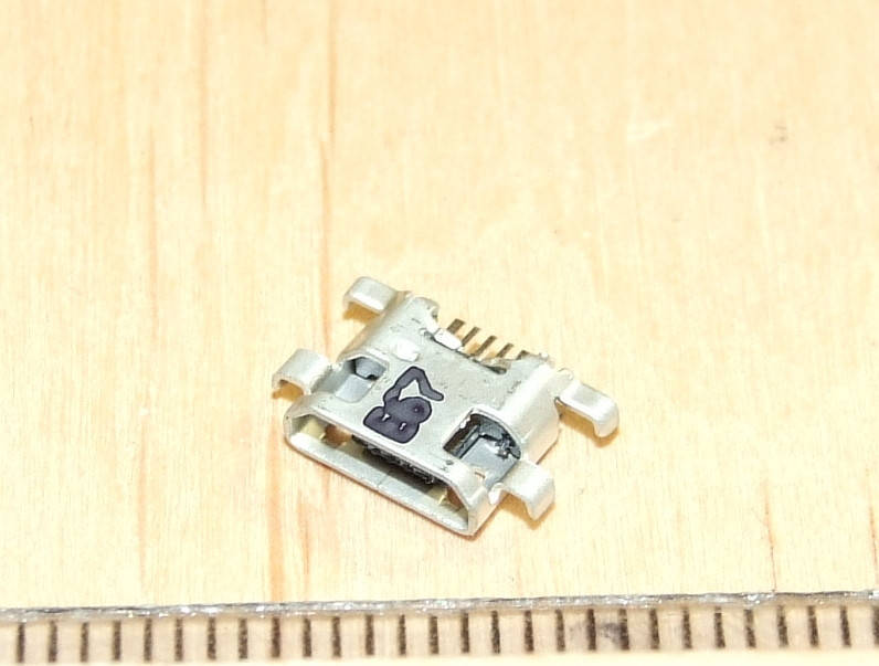 074 Micro USB Разъем гнездо коннектор гніздо роз'єм HONOR 6 8 lite Huawei P7 P8 Lite 2017 Maimang 6
074 Micro USB Разъем гнездо коннектор гніздо роз'єм HONOR 6 8 lite Huawei P7 P8 Lite 2017 Maimang 6