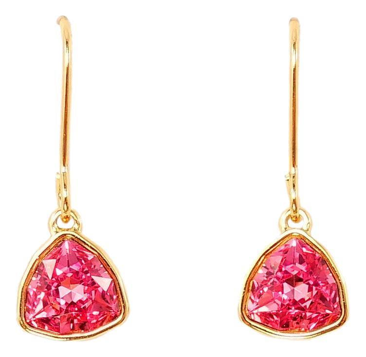 Серьги Xuping Позолота 18K с кристаллами Swarovski на дужке "Розовый Кристалл Огранки Триллион"
Серьги Xuping Позолота 18K с кристаллами Swarovski на дужке "Розовый Кристалл Огранки Триллион"