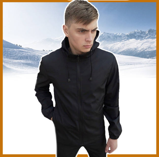 

Короткая черная мужская куртка осень-весна с капюшоном, ветровка спортивная Soft Shell