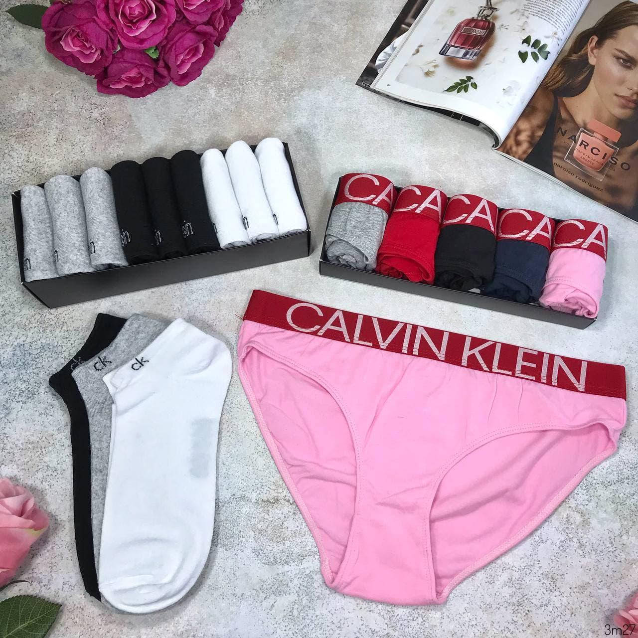 Комбинированный комплект женское белье Calvin Klein+носки Calvin Klein Комплекты женских трусов и носков
Комбинированный комплект женское белье Calvin Klein+носки Calvin Klein Комплекты женских трусов и носков