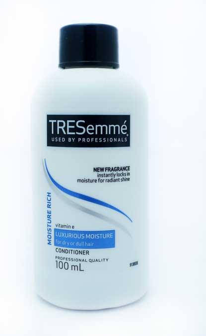 Профессиональный кондиционер TRESemme Moisture rich Condinioner Увлажнение 100 мл для ЕС (не Россия)
Профессиональный кондиционер TRESemme Moisture rich Condinioner Увлажнение 100 мл для ЕС (не Россия)