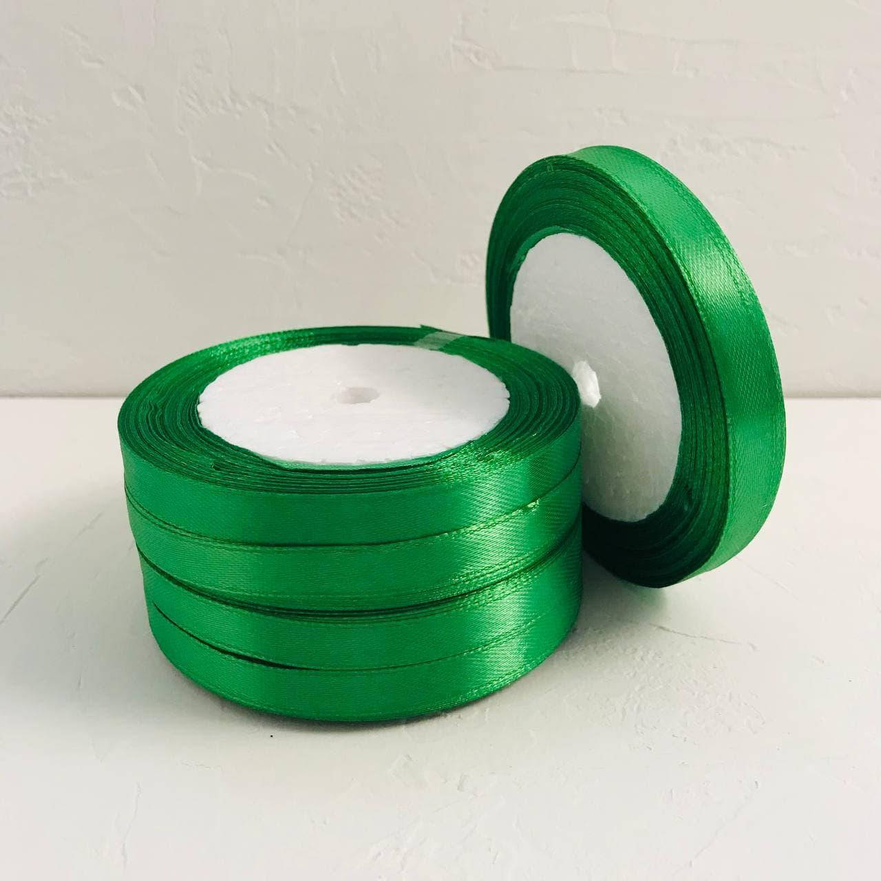 Лента атласная 1 см "Зелёная"
Лента атласная 1 см "Зелёная"