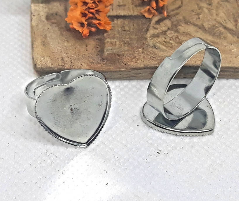 Основа для кольца Сеттинг "Сердечко" Сталь 17х17 мм под кабошон 16х16 мм, Серебристый 
Основа для кольца Сеттинг "Сердечко" Сталь 17х17 мм под кабошон 16х16 мм, Серебристый