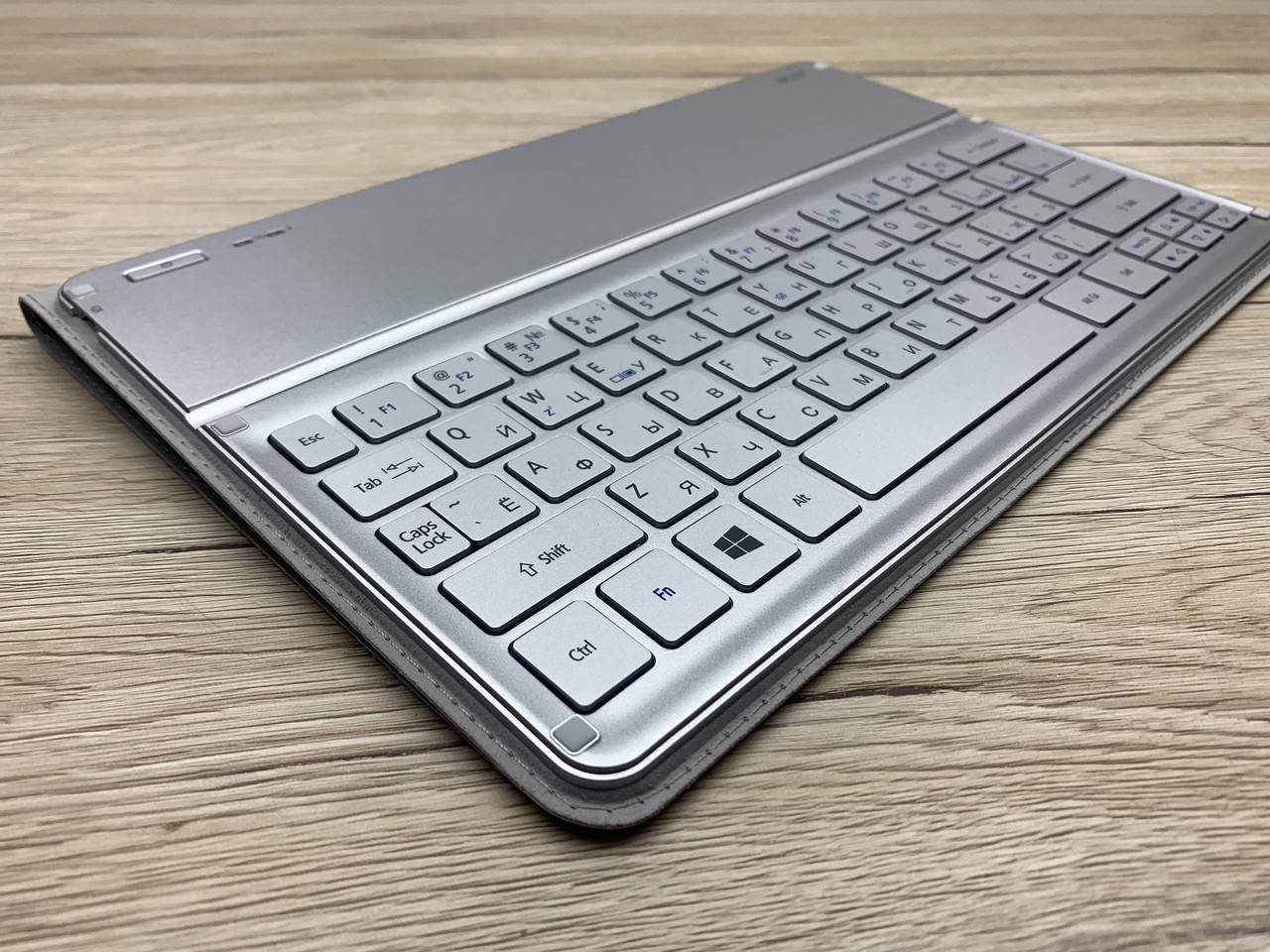 Клавиатура беспроводная Bluetooth Acer с АКБ (для Windows, Linux, MacOs, Android, iOS, AndroidTV) серая новая, Серый
Клавиатура беспроводная Bluetooth Acer с АКБ (для Windows, Linux, MacOs, Android, iOS, AndroidTV) серая новая, Серый
