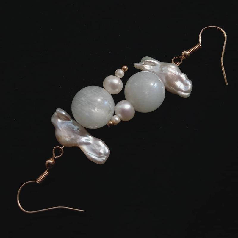 Серьги натуральный камень Адуляр + Жемчуг натуральный речной барочный
Серьги натуральный камень Адуляр + Жемчуг натуральный речной барочный