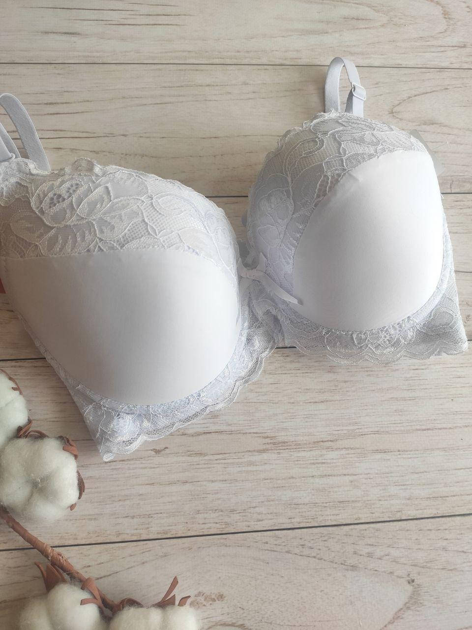 Бюстгальтер на чашку 90 С БЕЛЫЙ цвет Лифчик 3 размер Размеры 90С
Бюстгальтер на чашку 90 С БЕЛЫЙ цвет Лифчик 3 размер Размеры 90С