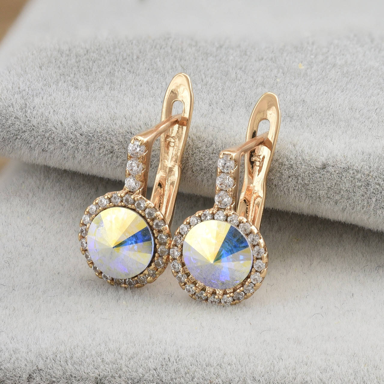 Серьги Xuping с кристаллами Swarovski 83063 темный камешек размер 14х9 мм цвет рассвет позолота 18К
Серьги Xuping с кристаллами Swarovski 83063 темный камешек размер 14х9 мм цвет рассвет позолота 18К