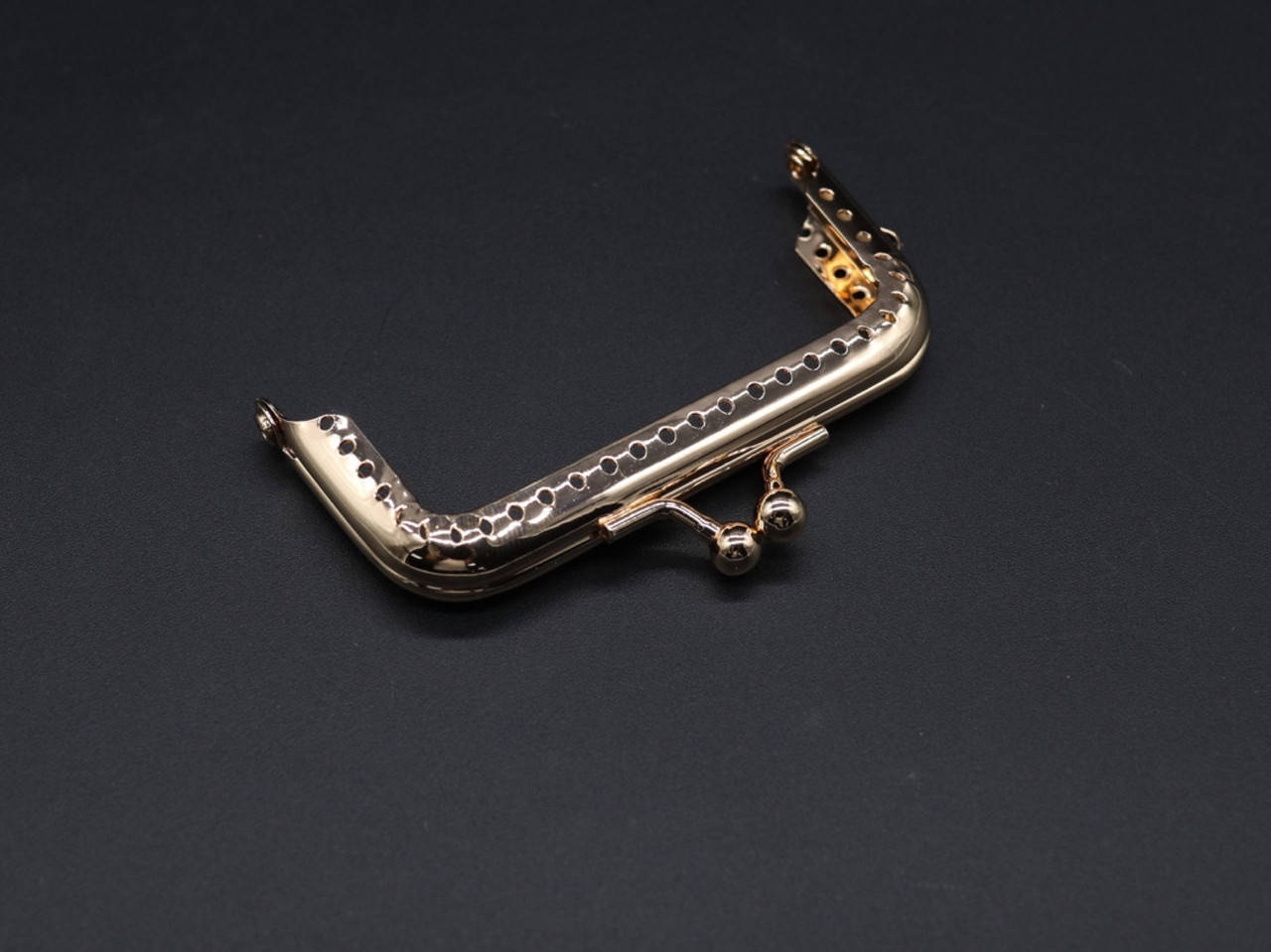 Фермуар. Цвет золото. 8см
Фермуар. Цвет золото. 8см