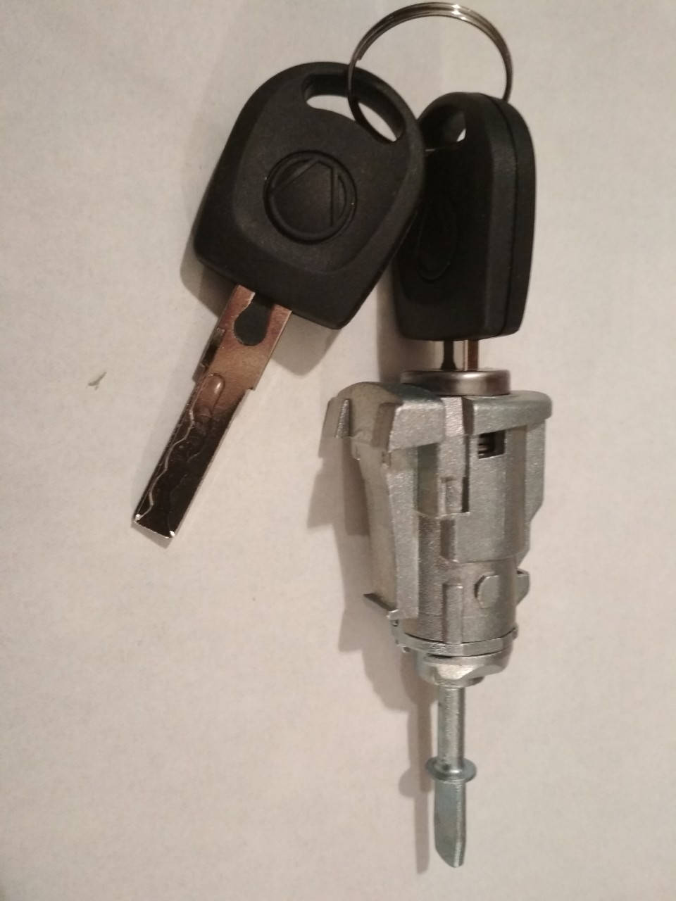VW Bora 98-05 передняя левая вставка замка двери 113571755 сердцевины личинки с ключами 1J0837167
VW Bora 98-05 передняя левая вставка замка двери 113571755 сердцевины личинки с ключами 1J0837167