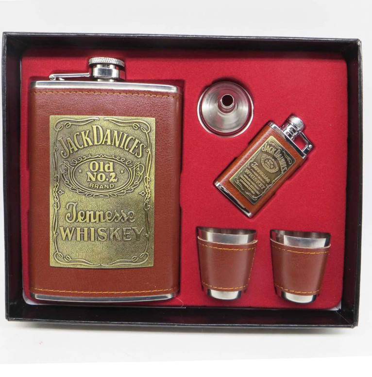 Набор подарочный - фляга 270 мл, 2 рюмки, зажигалка, лейка "JACK DANIELS" сталь в коже, Разные цвета
Набор подарочный - фляга 270 мл, 2 рюмки, зажигалка, лейка "JACK DANIELS" сталь в коже, Разные цвета
