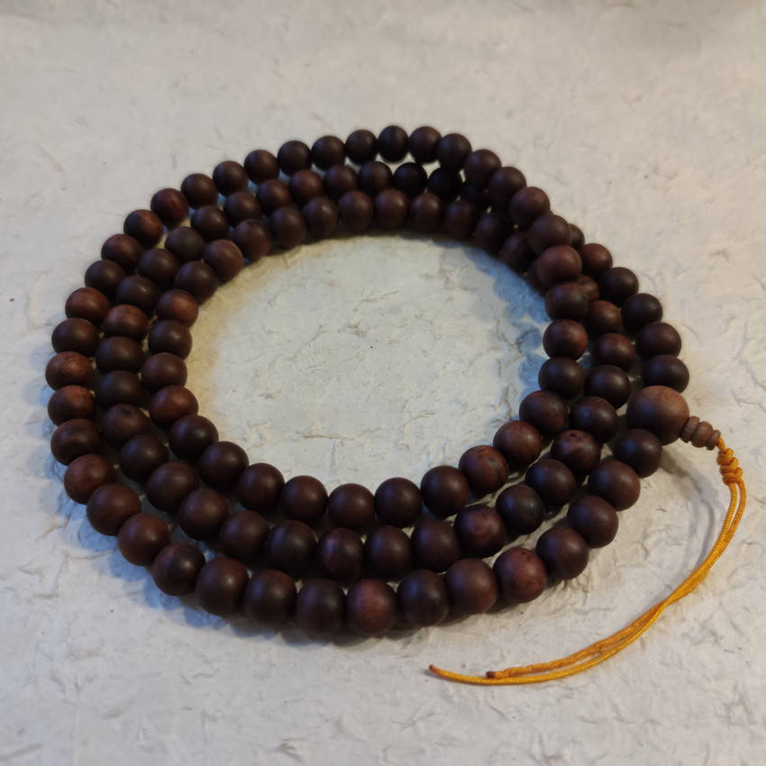 Чётки дерево ценных пород Гималайский Палисандр Непал 108 бусин (d = 12 мм) 
Чётки дерево ценных пород Гималайский Палисандр Непал 108 бусин (d = 12 мм)