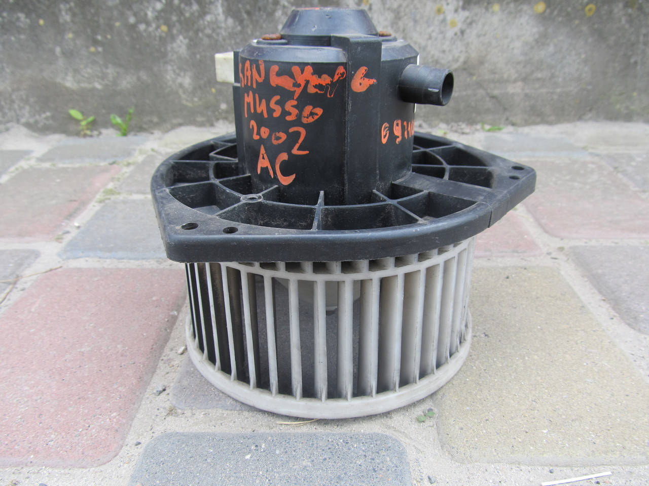 Вентилятор моторчик печки для SsangYong Musso Korando, 6921005410
Вентилятор моторчик печки для SsangYong Musso Korando, 6921005410